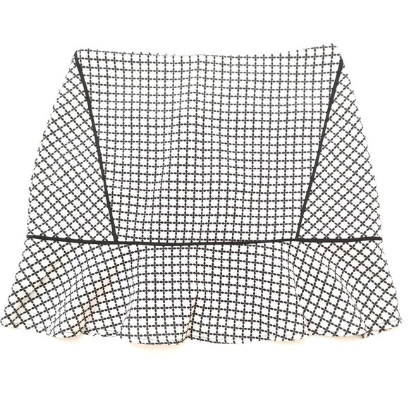 Black and White Mini Skirt Ruffled Hem Lined - Picture 1 of 12